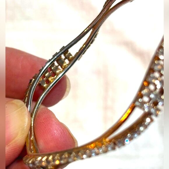Pair of Gold Tone Bangle Bracelet Rhinestones Jeweled Shiny Sparkle Set of 2 - Picture 10 of 11